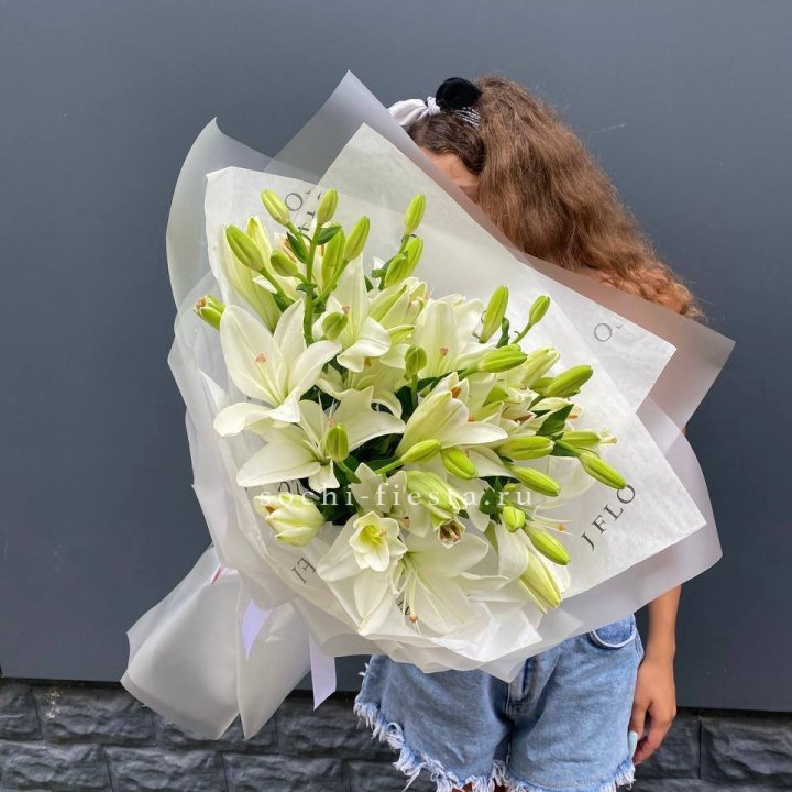 Букет  лилий "Воздушный"  в Калининграде