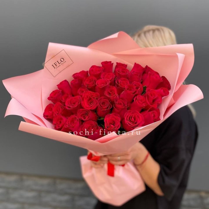 35 красных роз в Калининграде