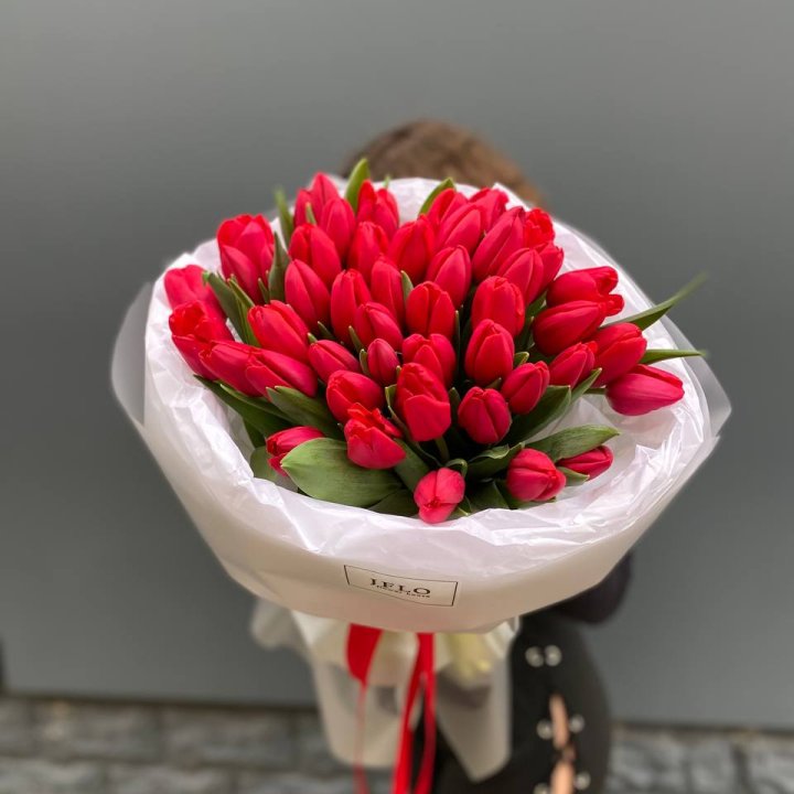 51 тюльпан "Любовь" в Калининграде