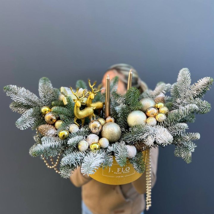 Композиция "Мери крисмас голд" в Калининграде