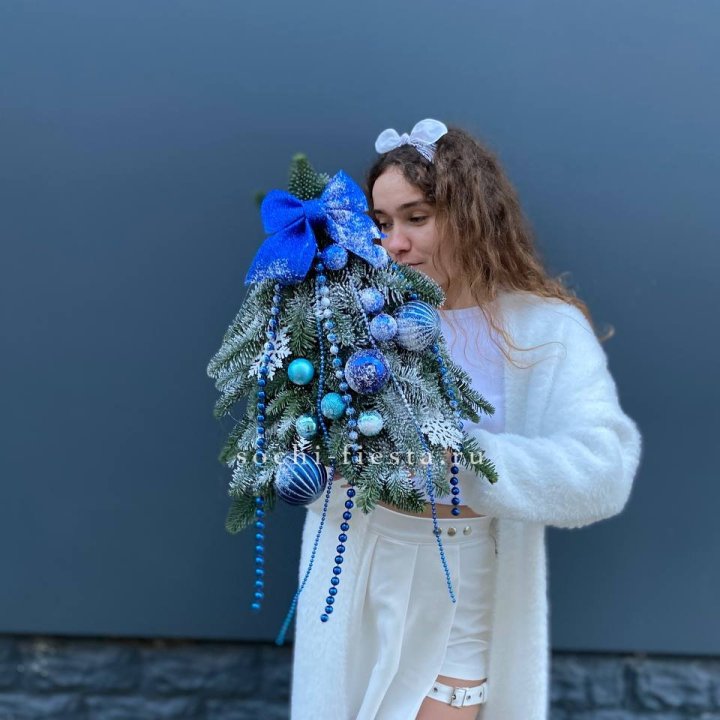 Новогодняя елочка "Блю" в Калининграде