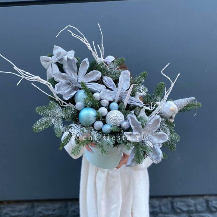 Композиция "Снежный цветок" в Калининграде