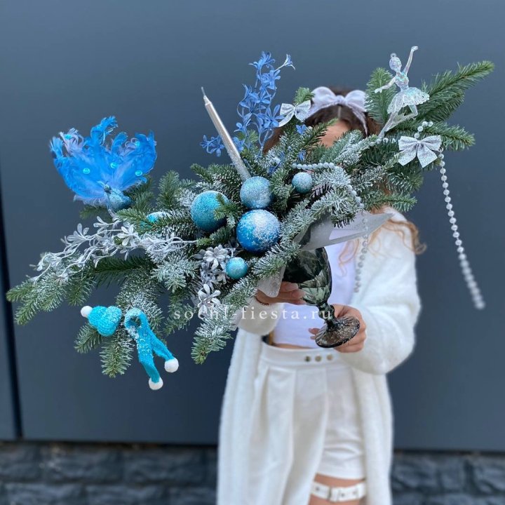 Композиция в бокале голубая в Калининграде