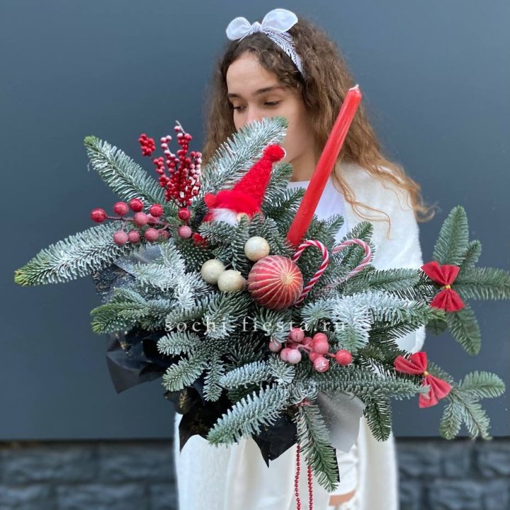 Композиция в бокале красная в Калининграде