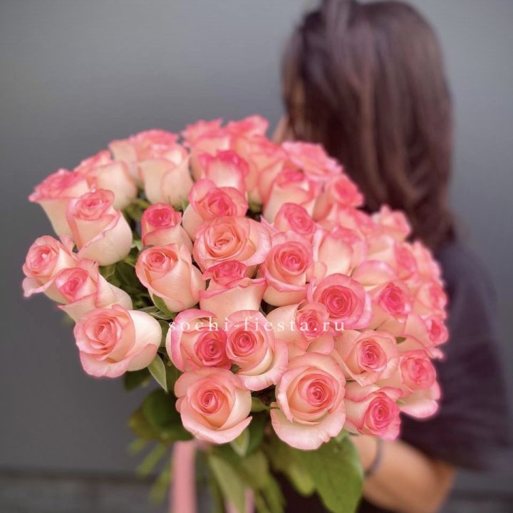 Охапка Роз Джумилия в Калининграде