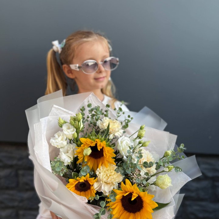  Букет  из стойких цветов с подсолнухами в Калининграде