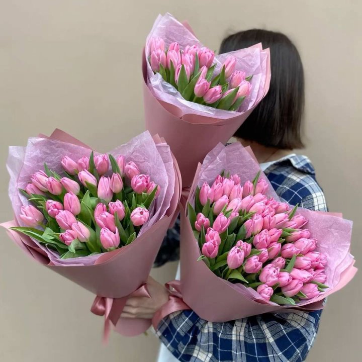 Букет розовых тюльпанов в Калининграде