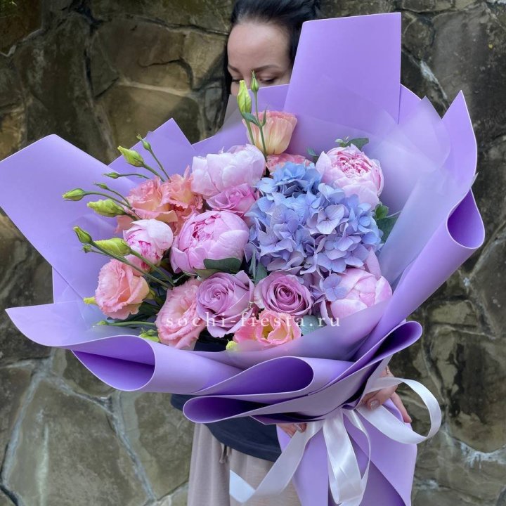 Букет с пионами "Блю логан" в Калининграде