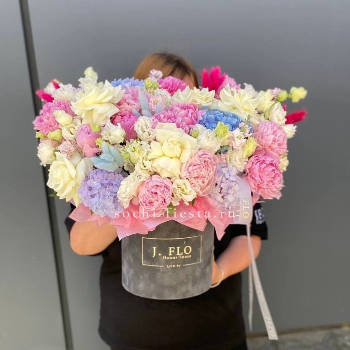 Цилиндр с пионами "Аса" в Калининграде