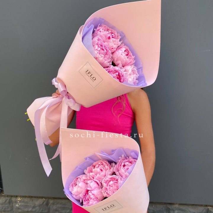 Букет из 5 пионов в Калининграде