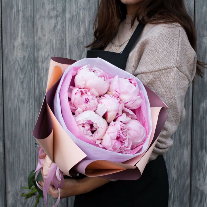 7 зефирных пионов в оформлении в Калининграде