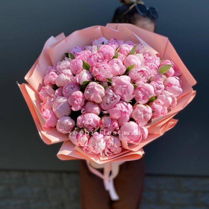 Нежный букет 51 пионов  в Калининграде