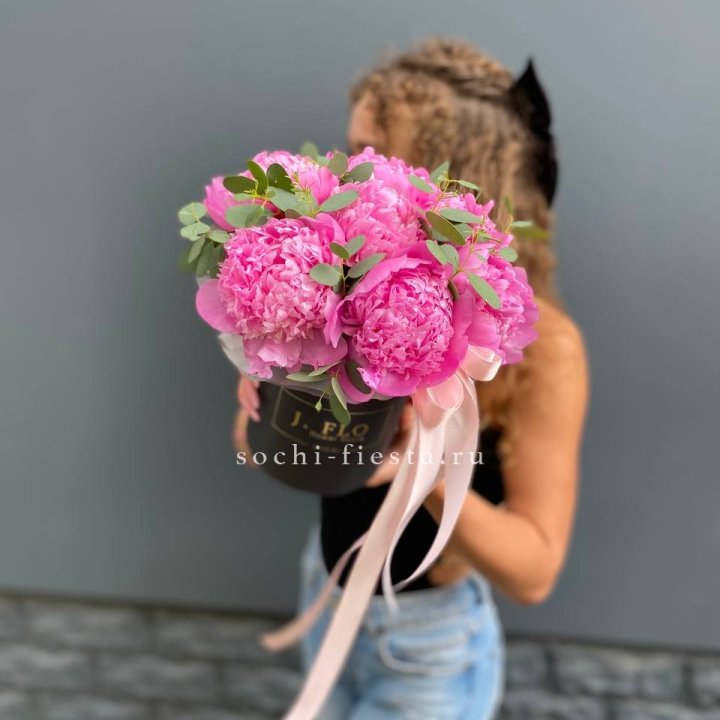 Дизайнерский цилиндр "Фломени" в Калининграде