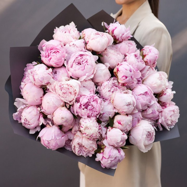 Пионы охапка в Калининграде