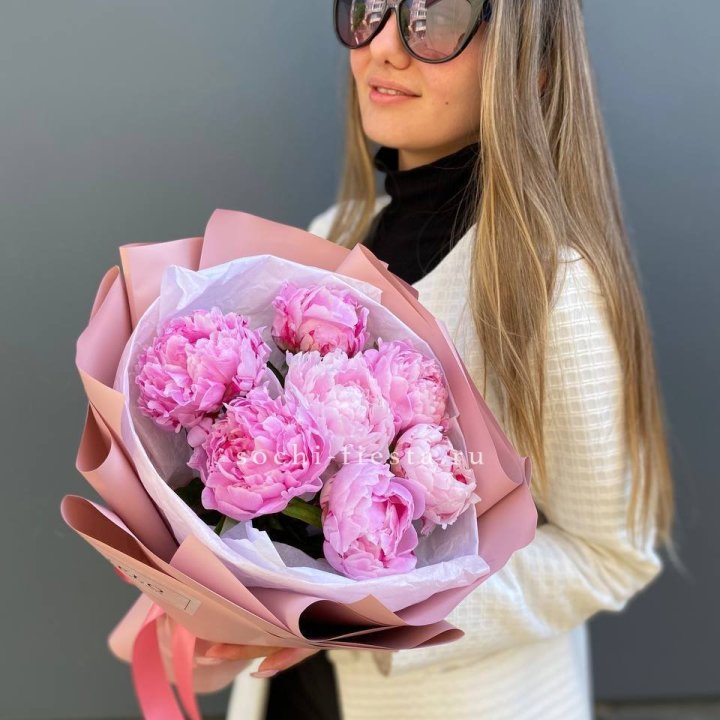 7 пионов в оформлении в Калининграде