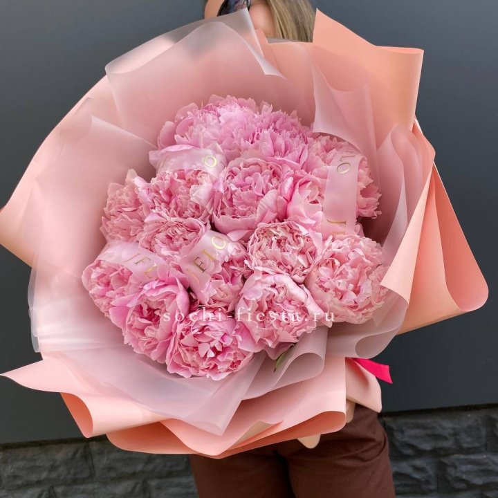 15 пионов "Монинг" в Калининграде