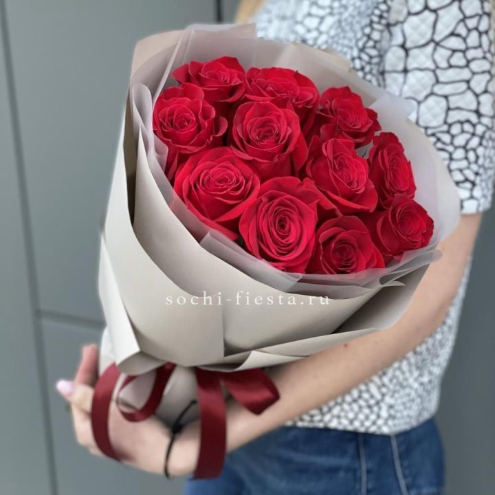 Букет красных роз "Рози" в Калининграде