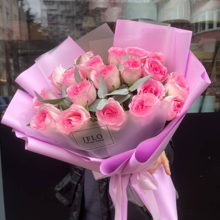  19 розовых роз в Калининграде