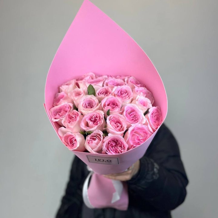 25 нежных роз в Калининграде