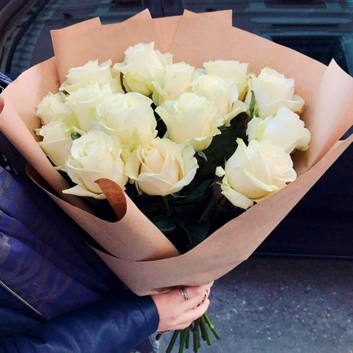 15 белых роз "Крафт" в Калининграде
