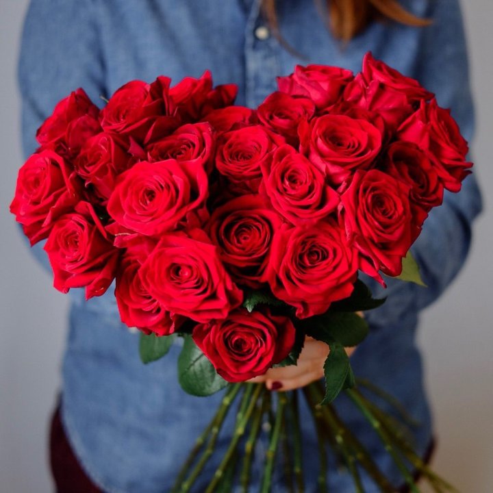 25 красных роз в Калининграде