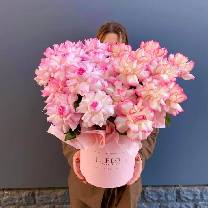 25 Французских роз микс в боксе в Калининграде