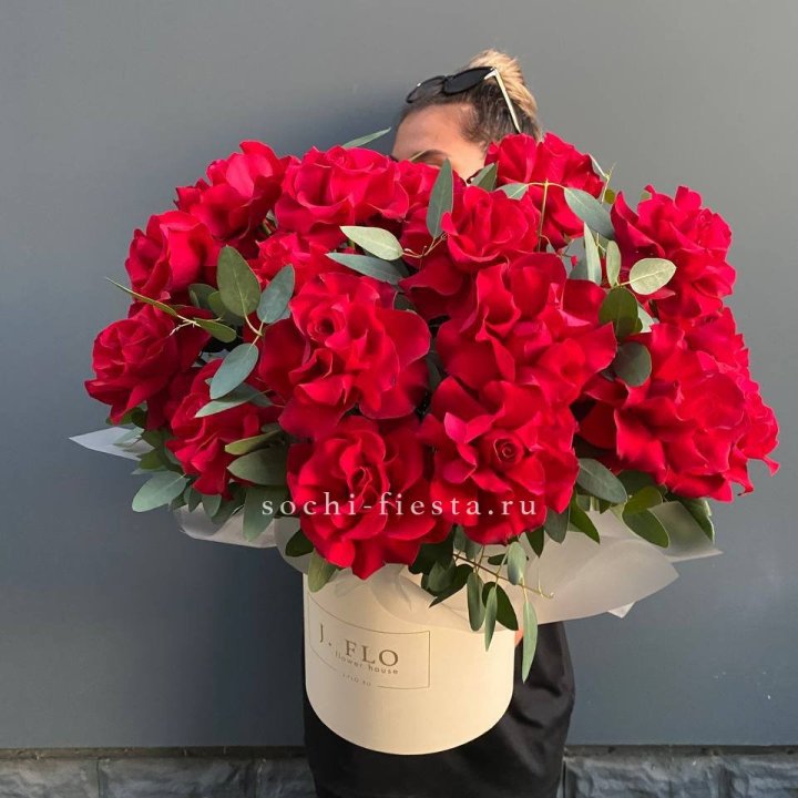 25 Французских красных роз в коробке в Калининграде