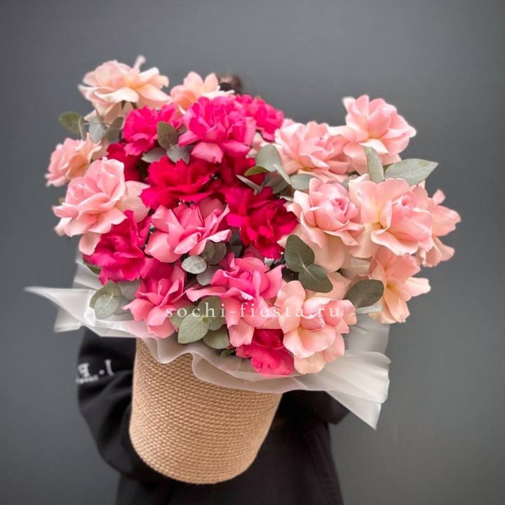 23 Французские розы Микс в боксе в Калининграде