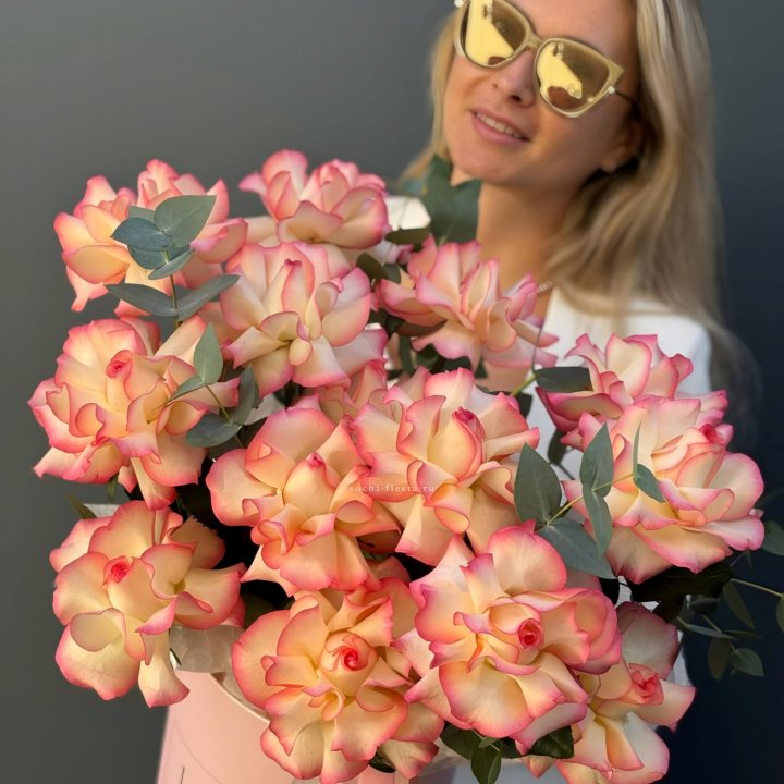 15 французских  роз Джумилия в боксе в Калининграде