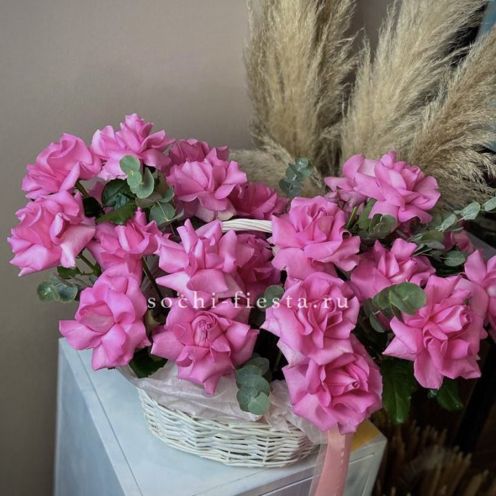 25 роз в цветочной корзине Пинк в Калининграде