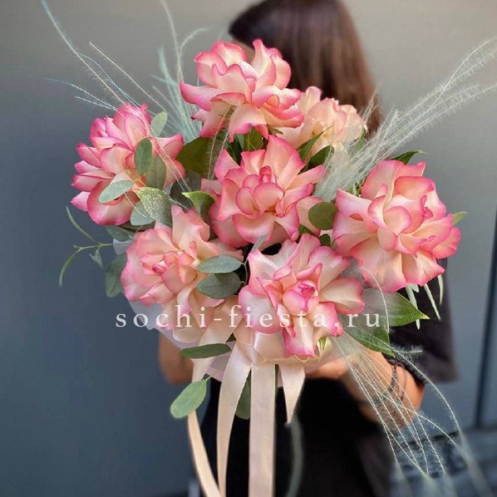 9 Французских роз Джумилия в боксе в Калининграде