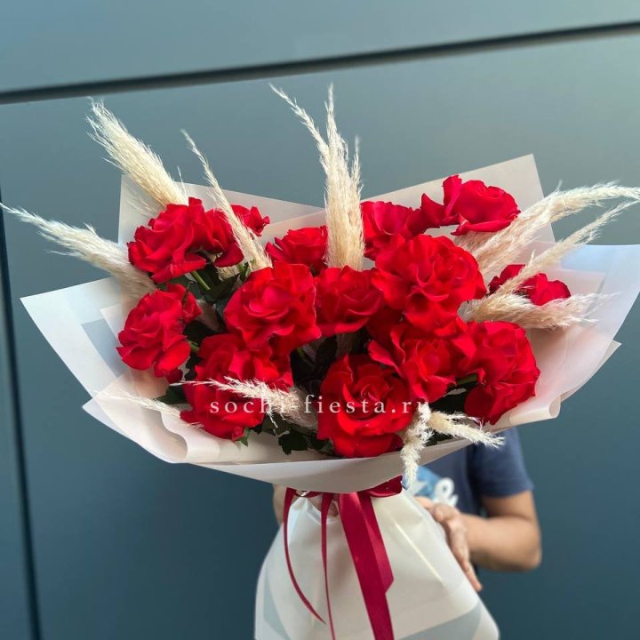 15 Красных французских розы в Калининграде
