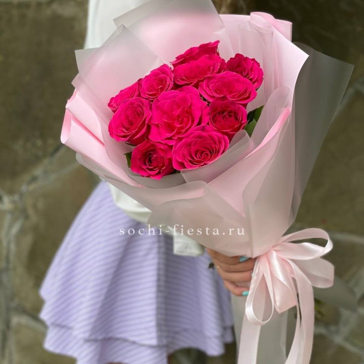 Букет алых роз в Калининграде