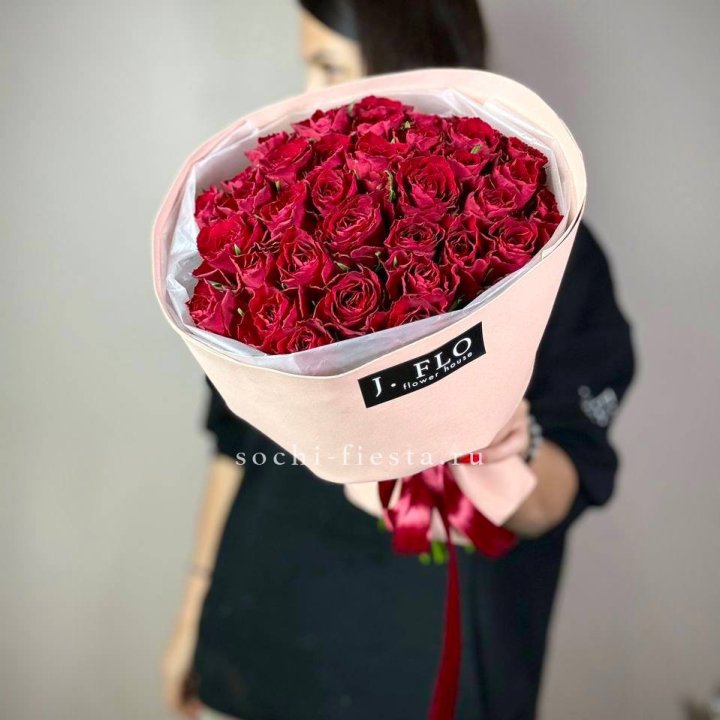 35 кенийских роз в Калининграде