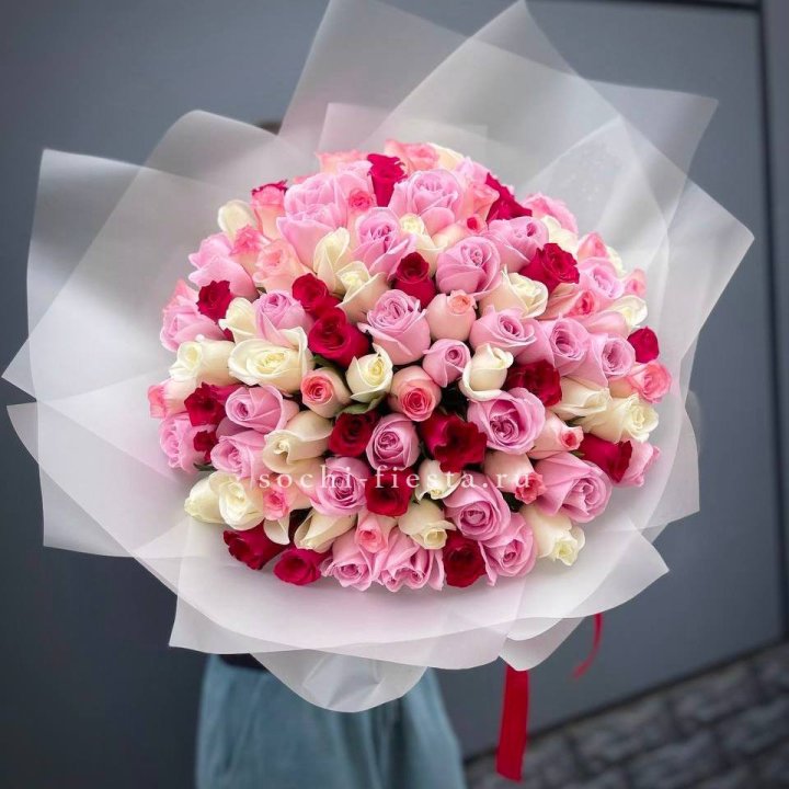 101 разноцветная роза "Карусель" в Калининграде