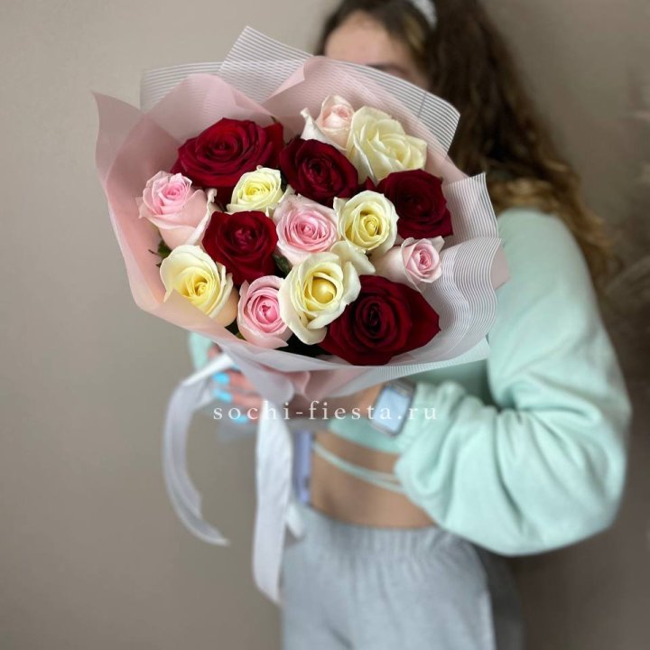 15 роз "Карусель" в Калининграде