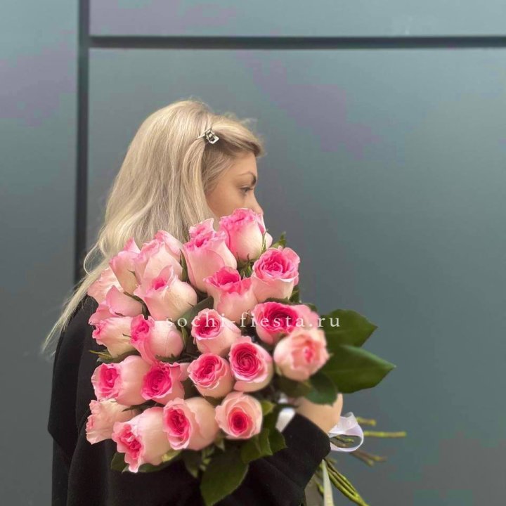  25 розовых роз в Калининграде