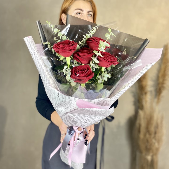 5 красных роз в Калининграде