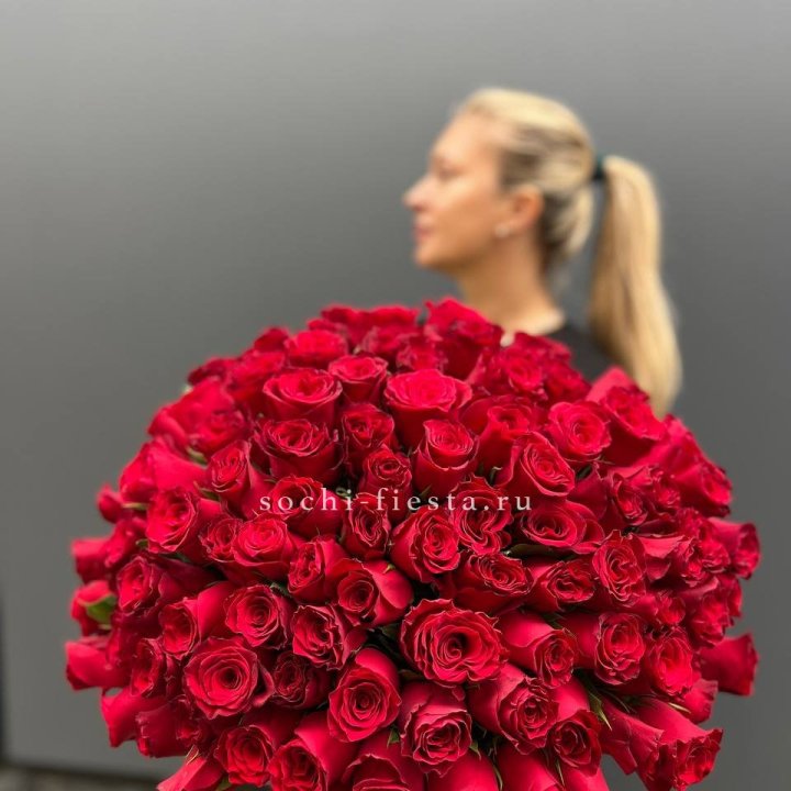 Охапка из 101 красной розы в Калининграде