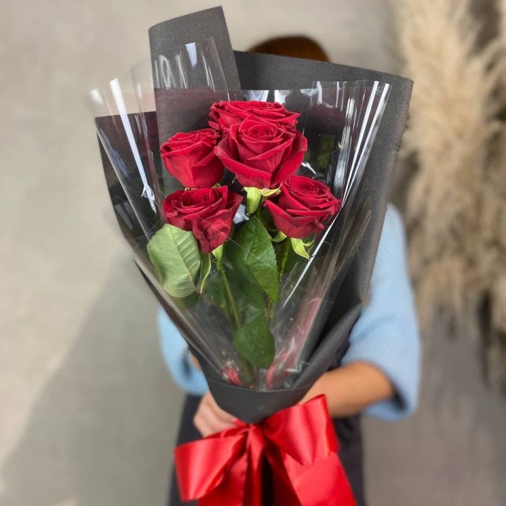 5 роз ред наоми в Калининграде