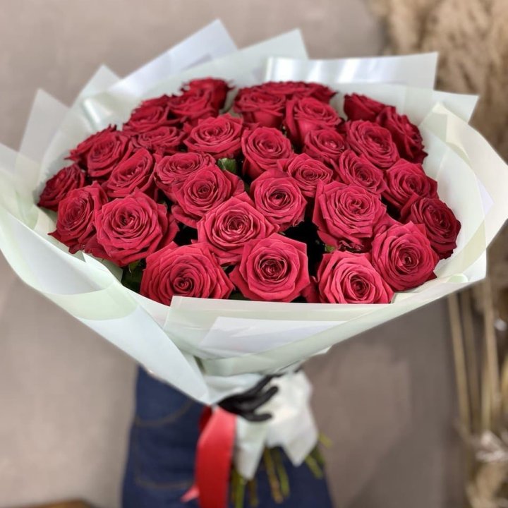 37 красных роз в Калининграде