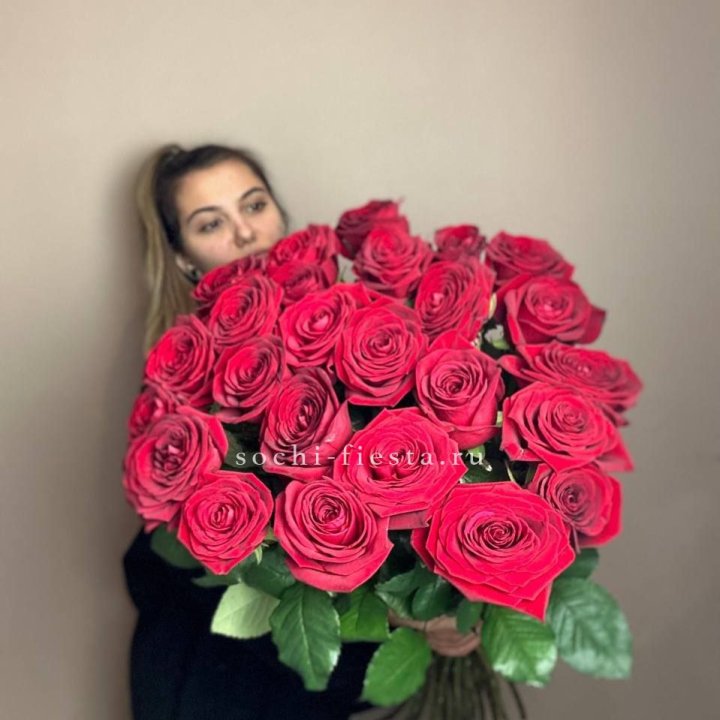 25 высоких роз в Калининграде