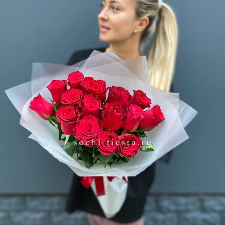 Букет из 15 красных роз  в Калининграде