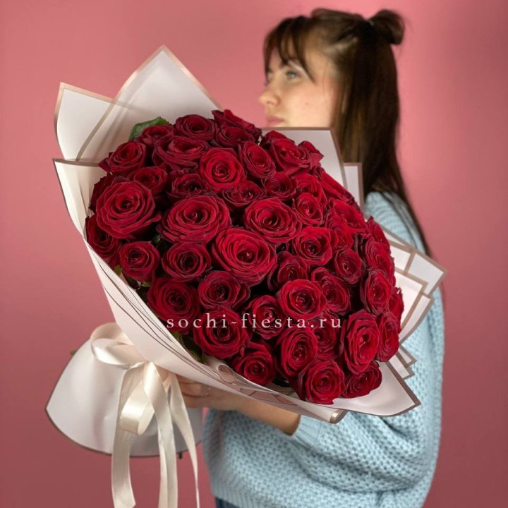 51 красная роза "Лавели" в Калининграде
