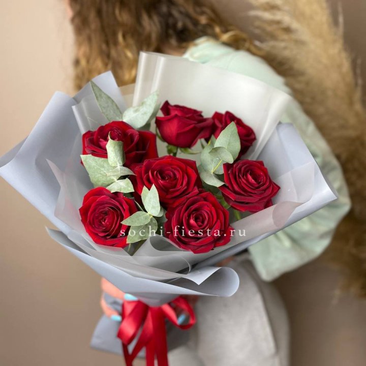 7 красных роз в Калининграде