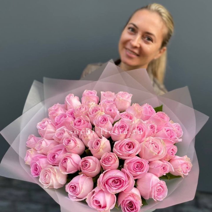 51 розовая роза в Калининграде