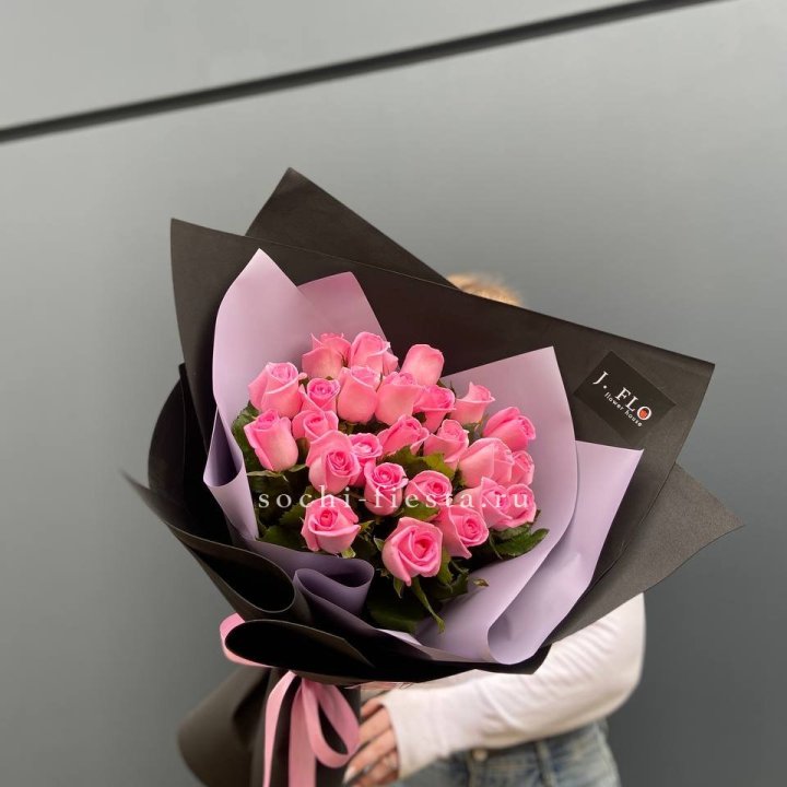 19 розовых роз  в Калининграде