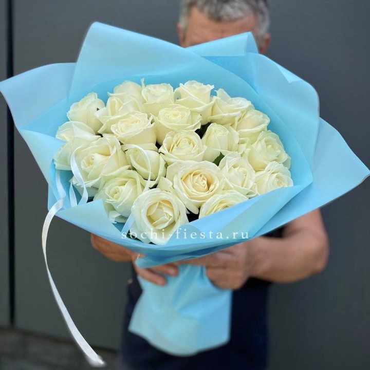 21 белая роза в Калининграде