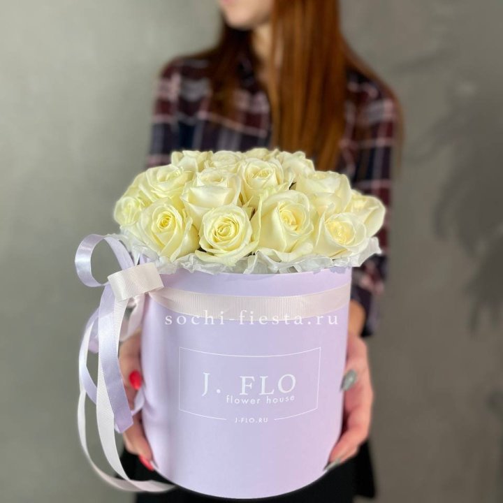 25 роз в цилиндре  в Калининграде