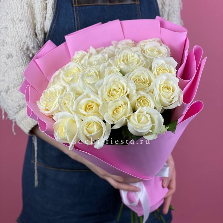 25 белых роз в Калининграде